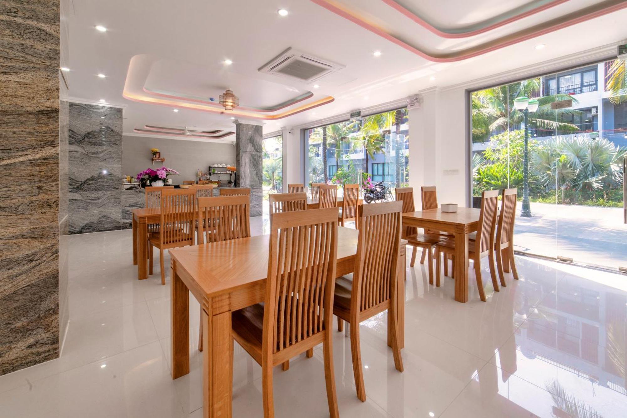 Hana Hotel Sonasea Night Market Phu Quoc Exterior photo